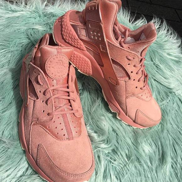 olive green and pink huaraches
